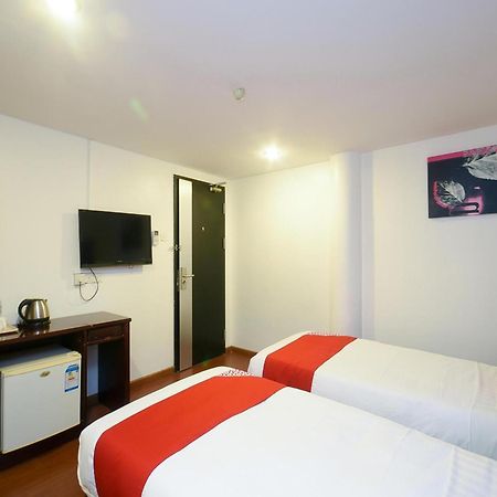 Super Oyo 976 Dragon Inn Miri Bagian luar foto