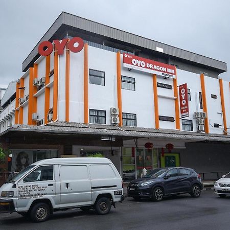Super Oyo 976 Dragon Inn Miri Bagian luar foto