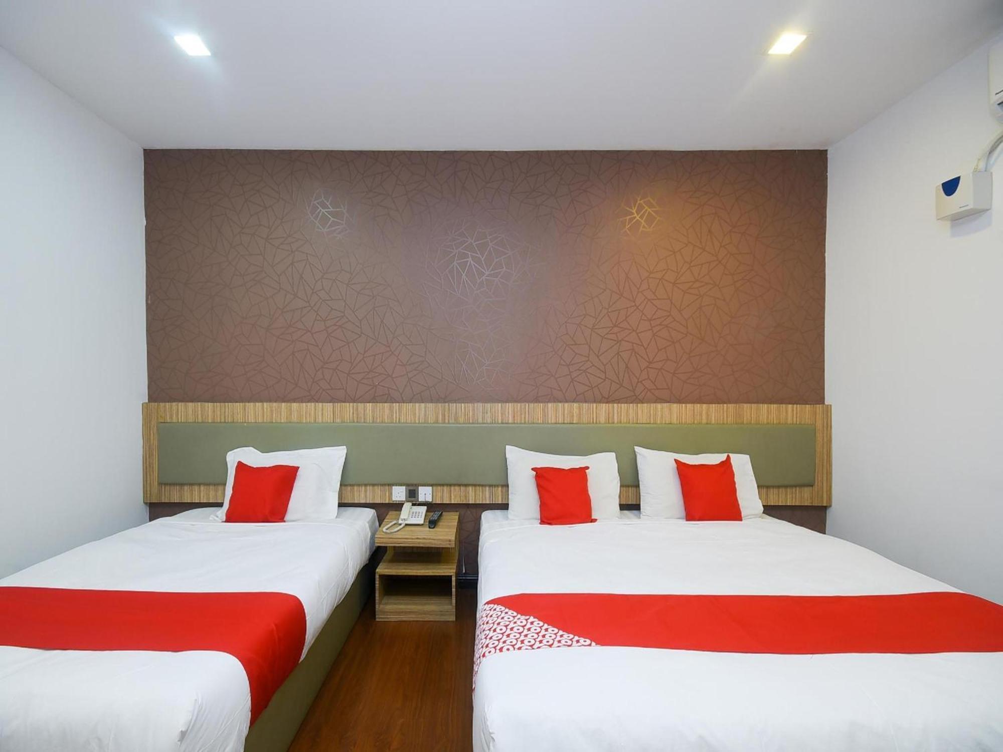 Super Oyo 976 Dragon Inn Miri Bagian luar foto