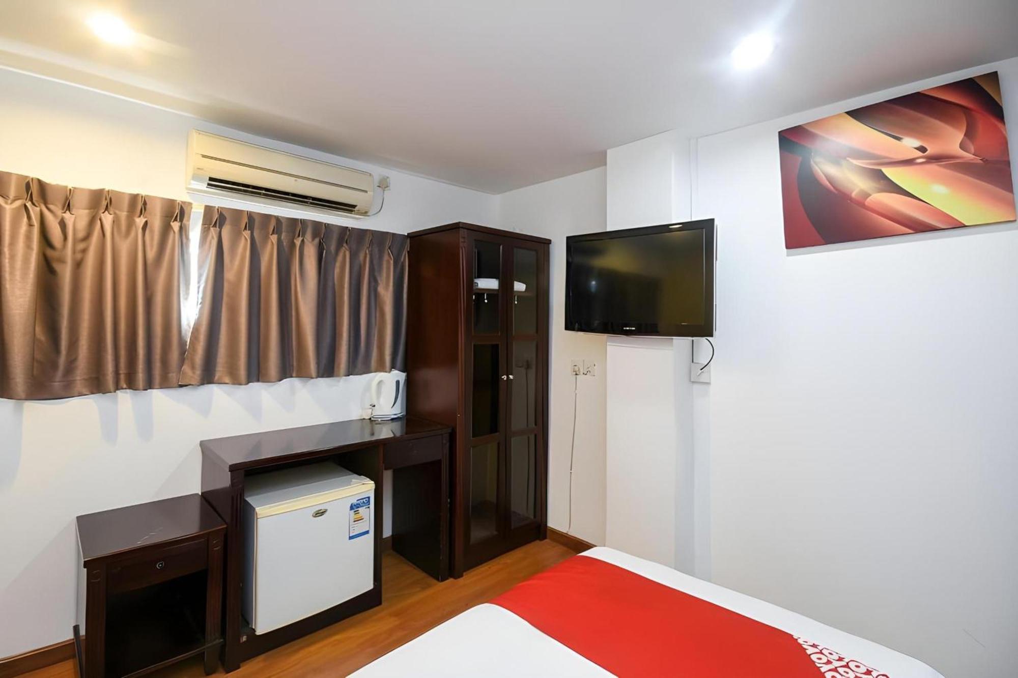 Super Oyo 976 Dragon Inn Miri Bagian luar foto