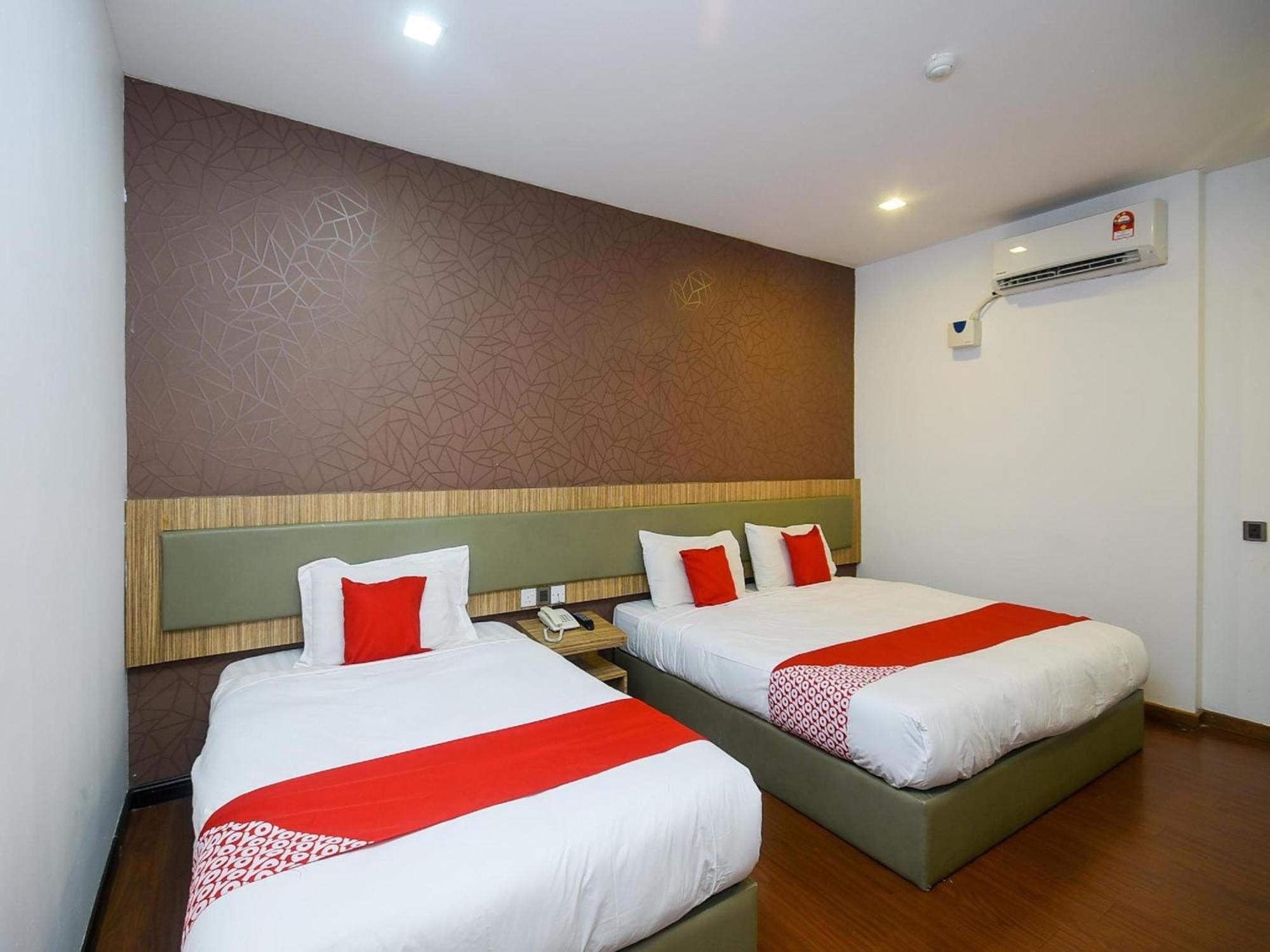 Super Oyo 976 Dragon Inn Miri Bagian luar foto