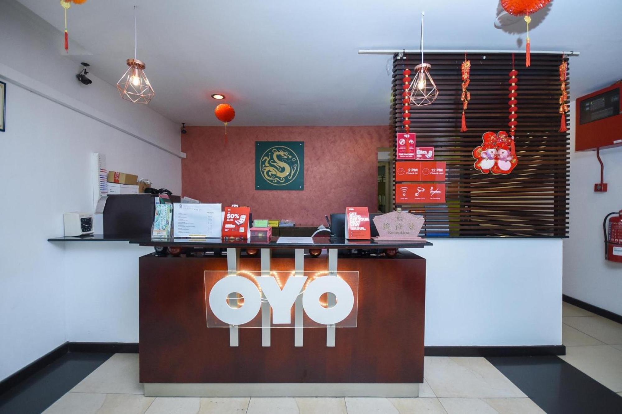 Super Oyo 976 Dragon Inn Miri Bagian luar foto