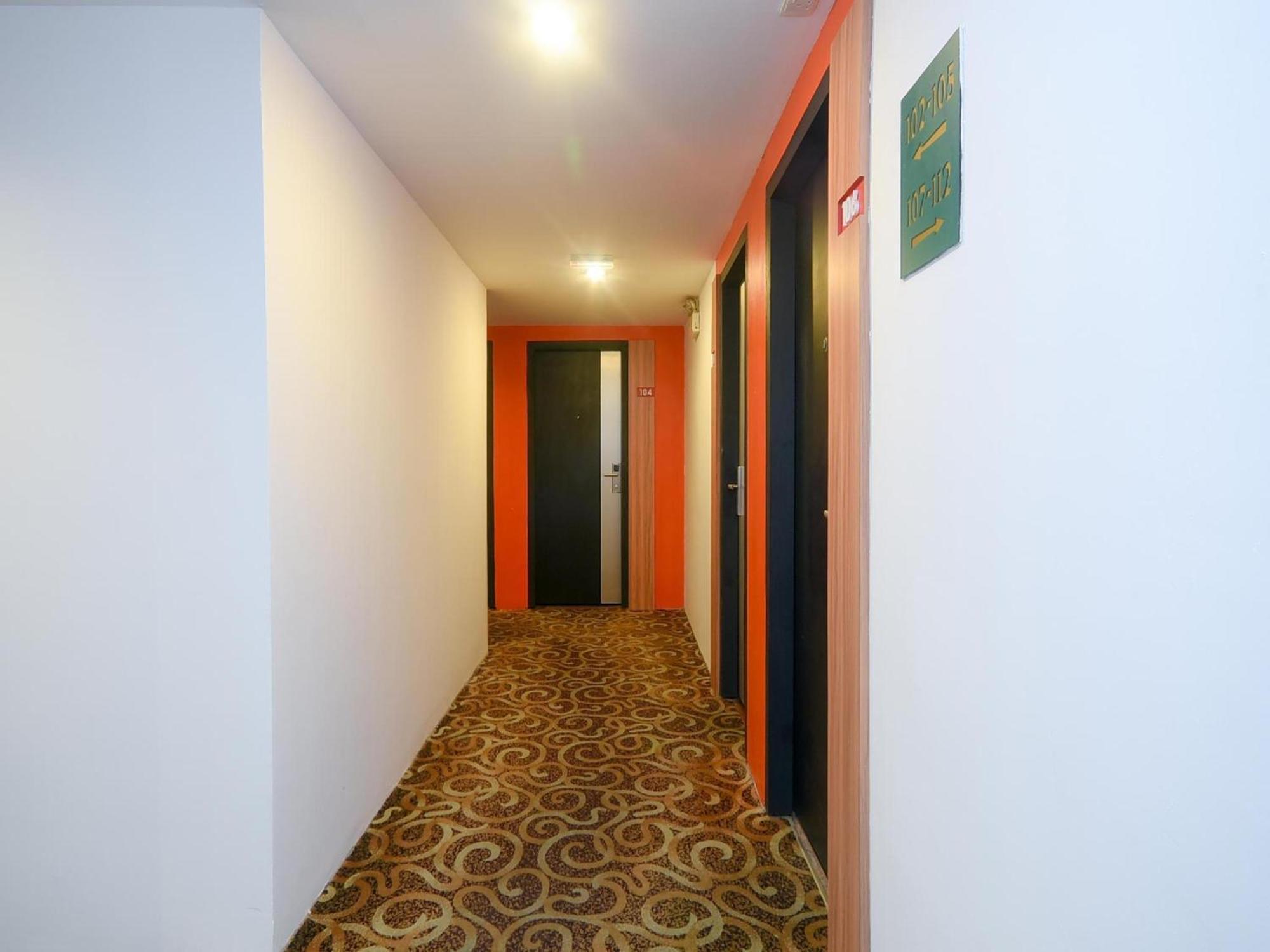 Super Oyo 976 Dragon Inn Miri Bagian luar foto